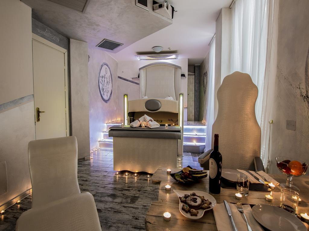 Hotel Butterfly - We Suite Torre del Lago Puccini Buitenkant foto